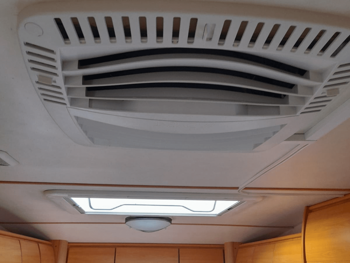 RV air conditioner internal